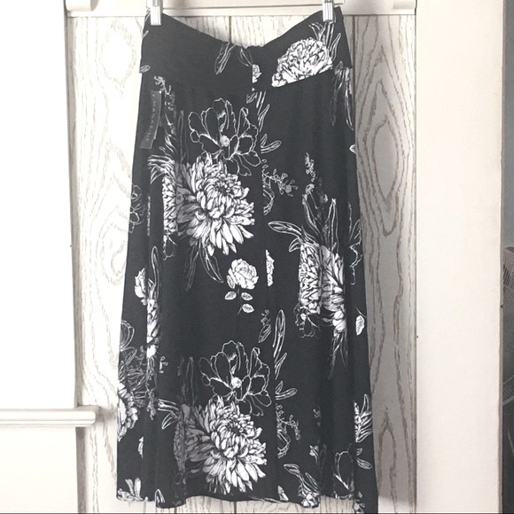 Magazine floral mid length skirt - Picture 10 of 10